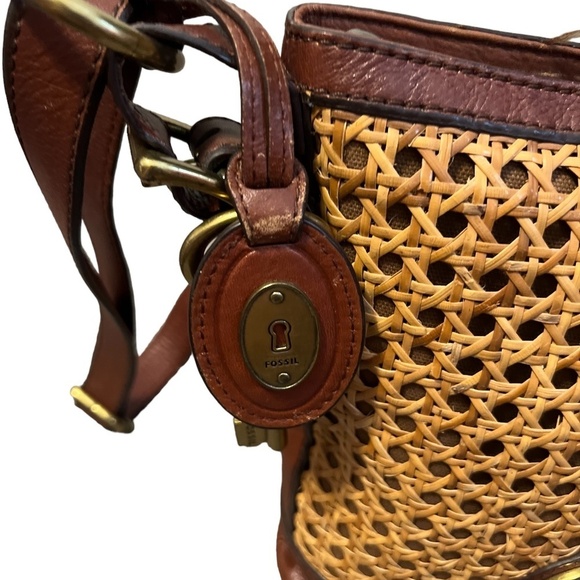 Fossil Vintage Reissue Cane Wicker & Leather Bucket Crossbody Bag - Picture 5 of 13